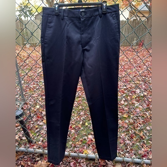 IZOD Men's American Chino Slim Fit Pants, 34Wx32L SLIM (Black) (NWT) - Picture 2 of 10